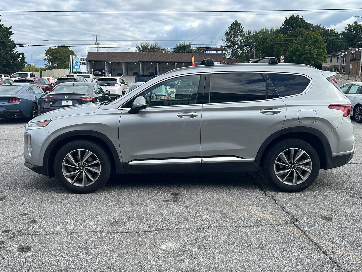 Used 2020 Hyundai Santa Fe SEL w/ Convenience + Premium Package AWD/4WD image 2