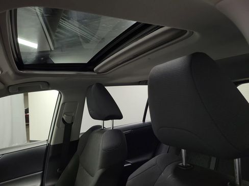 Used 2019 Toyota RAV4 XLE image 13