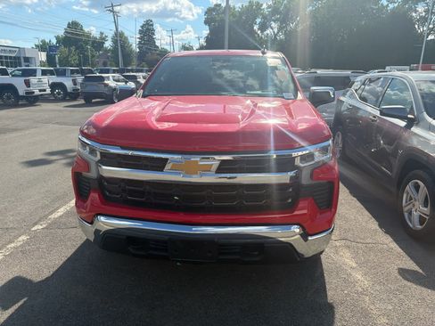 Used 2023 Chevrolet Silverado 1500 LT AWD/4WD image 3
