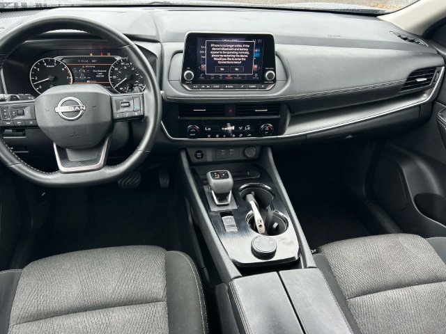 Certified 2025 Nissan Rogue SV AWD/4WD image 17