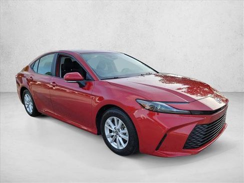 Used 2025 Toyota Camry LE FWD image 3