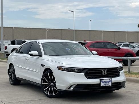 Used 2026 Honda Accord Touring image 2
