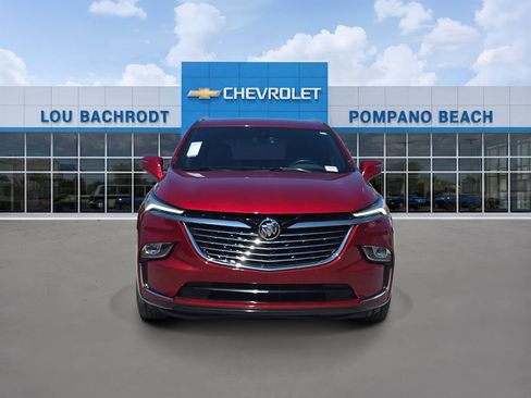 Used 2024 Buick Enclave Essence FWD image 2