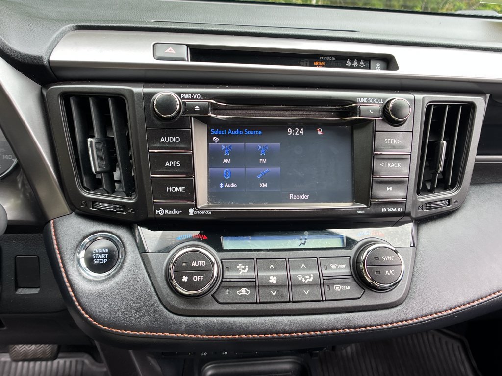 Used 2018 Toyota RAV4 SE w/ Power Extra Value Package AWD/4WD image 15