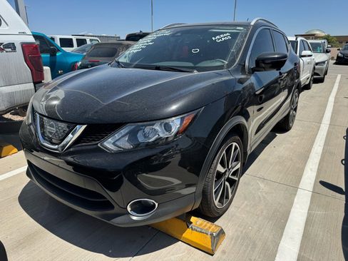 Used 2018 Nissan Rogue Sport SL w/ SL Premium Package AWD/4WD image 2