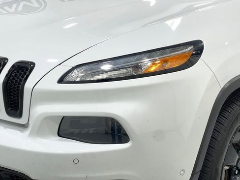 Used 2018 Jeep Cherokee Limited w/ Technology Group image 34