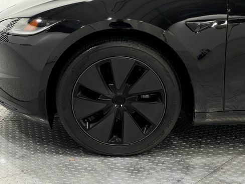 Used 2025 Tesla Model 3 Long Range AWD/4WD image 32