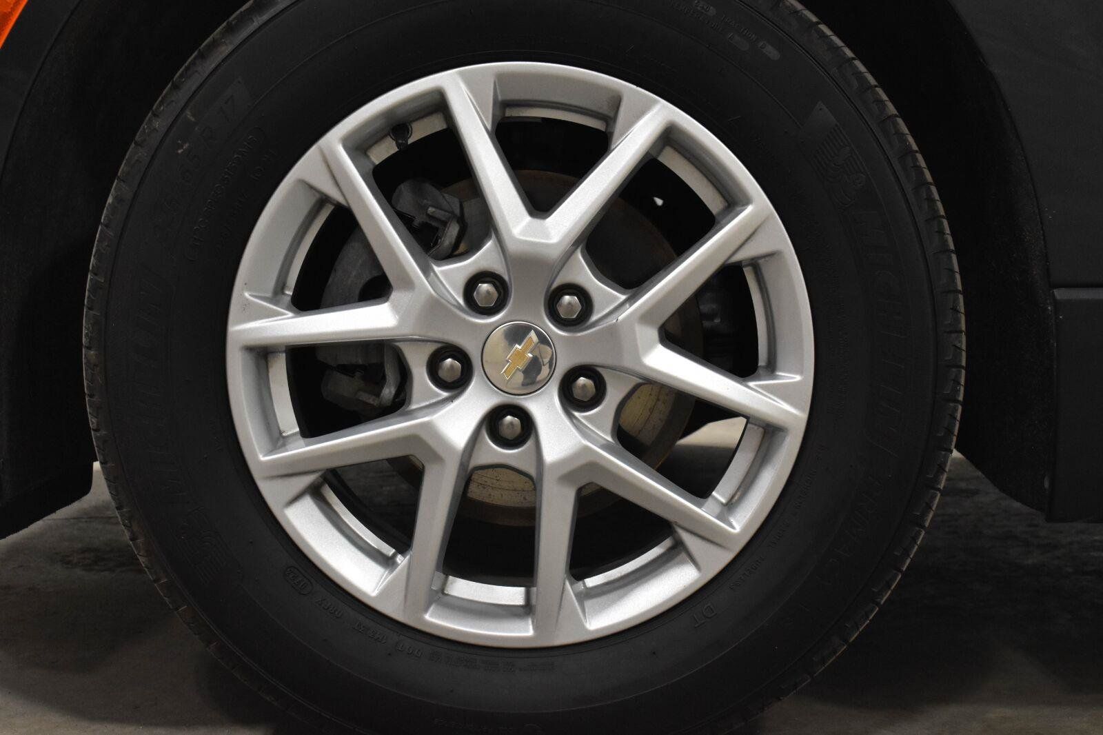 Used 2023 Chevrolet Equinox LT FWD image 30