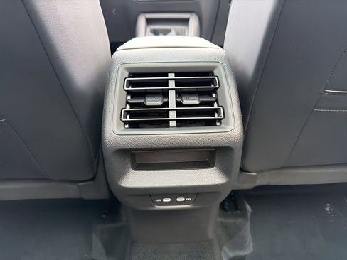 New 2026 Volkswagen Tiguan SE AWD/4WD image 25