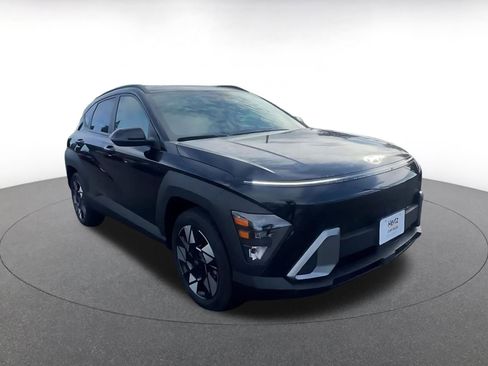 Used 2025 Hyundai Kona SEL image 3