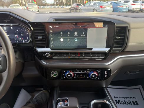 Used 2022 GMC Sierra 1500 SLT image 12