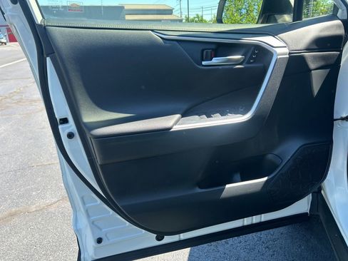 Used 2019 Toyota RAV4 Limited w/ Advanced Technology Package AWD/4WD image 18