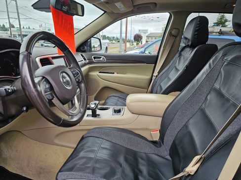 Used 2014 Jeep Grand Cherokee Overland w/ Advanced Technology Group AWD/4WD image 25