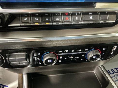 Used 2023 Chevrolet Silverado 1500 High Country w/ High Country Premium Package image 31