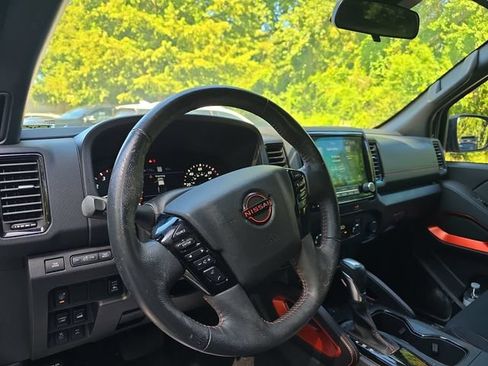 Used 2024 Nissan Frontier PRO-4X w/ Pro Convenience Package AWD/4WD image 15