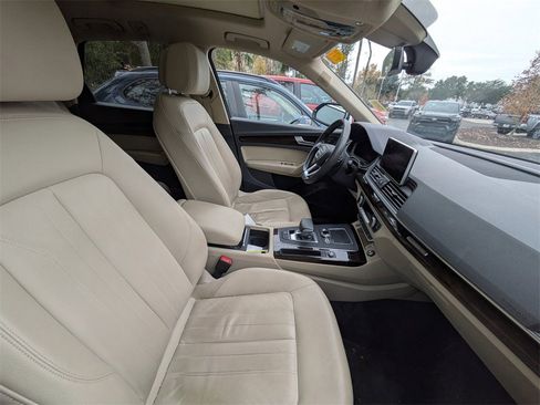 Used 2018 Audi Q5 2.0T Premium Plus w/ Premium Plus Package image 9