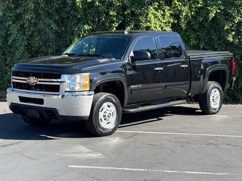 Used 2011 Chevrolet Silverado 2500 LT AWD/4WD image 4