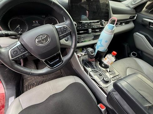 Used 2021 Toyota Highlander Limited image 39