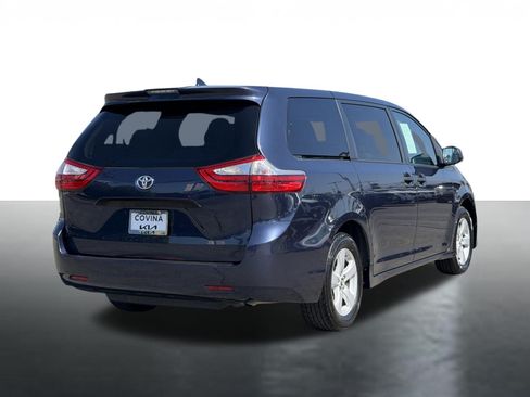Used 2019 Toyota Sienna L FWD image 8