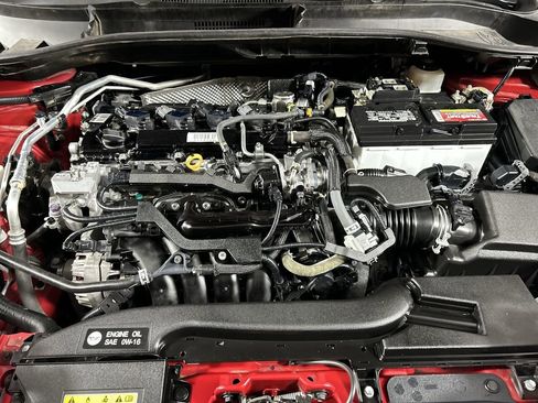 Used 2022 Toyota Corolla Cross XLE w/ Convenience Package image 12