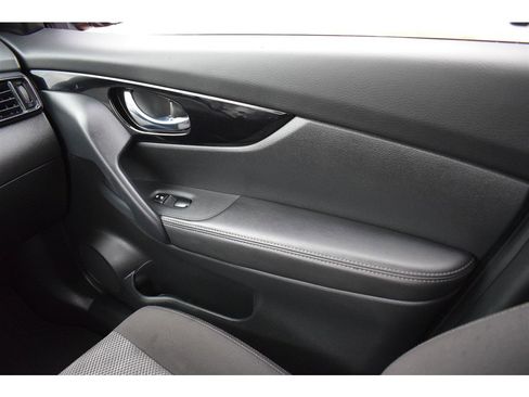 Used 2022 Nissan Rogue Sport SV image 20