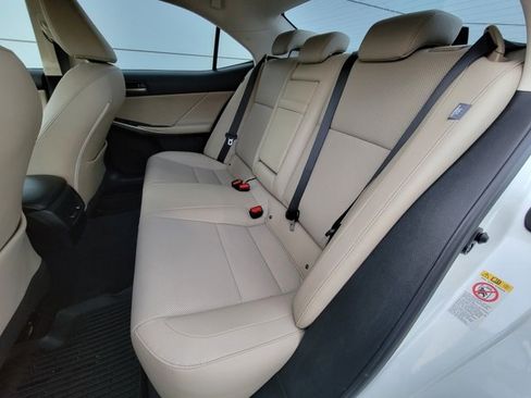 Used 2018 Lexus IS 300 AWD image 18