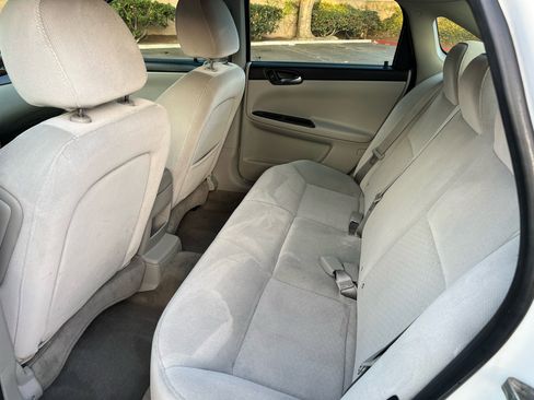 Used 2010 Chevrolet Impala LT image 18