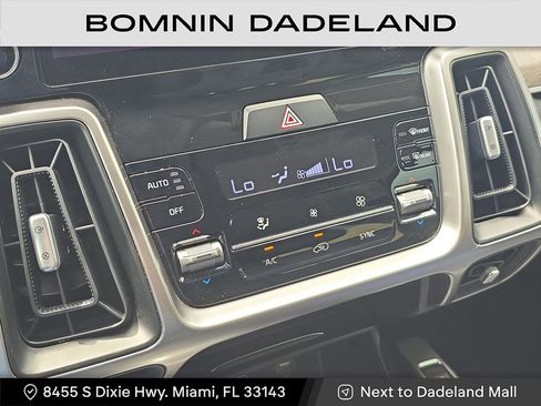 Used 2022 Kia Sorento S image 27