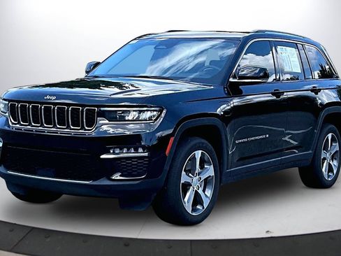 Used 2023 Jeep Grand Cherokee 4WD 4xe image 4