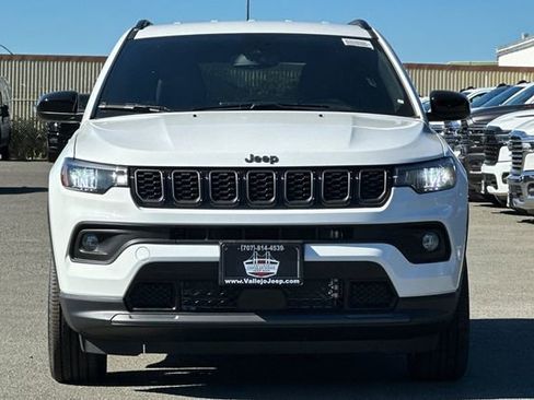 New 2026 Jeep Compass Latitude image 9