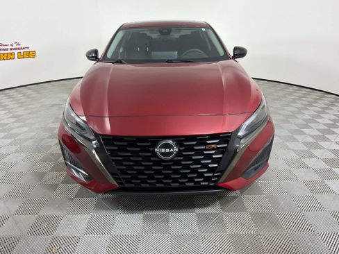 Used 2023 Nissan Altima 2.5 SR w/ SR Premium Package FWD image 9