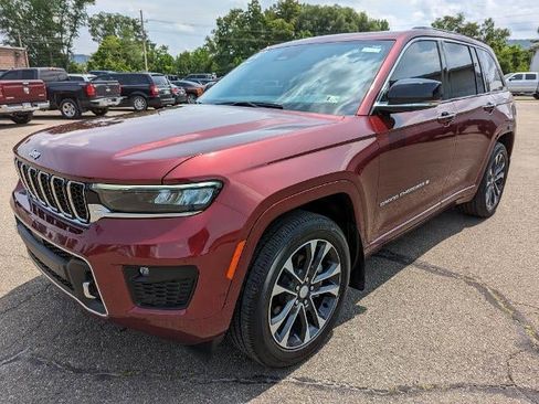 Used 2022 Jeep Grand Cherokee Overland image 1