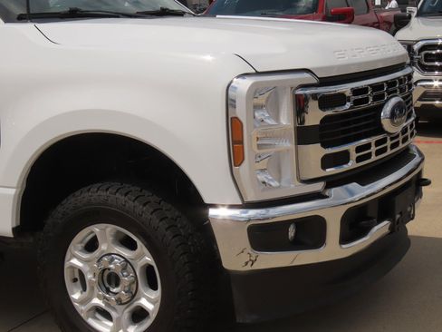 Used 2025 Ford F250 XLT AWD/4WD image 6