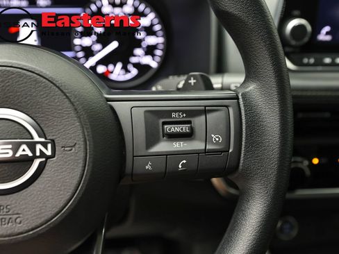 Used 2023 Nissan Rogue S AWD/4WD image 16