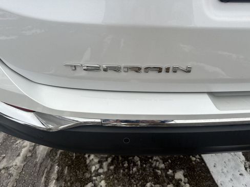 Used 2022 GMC Terrain SLT w/ Infotainment Package II image 6