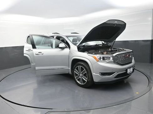 Used 2017 GMC Acadia Denali image 27