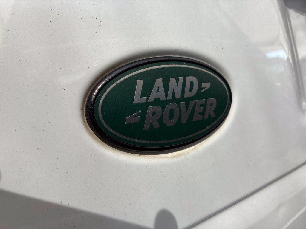 Used 2015 Land Rover LR2 AWD/4WD image 10