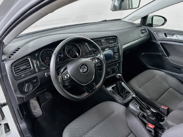 Used 2019 Volkswagen Golf S w/ Driver Assistance Package AWD/4WD image 3