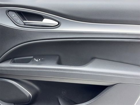 Used 2022 Alfa Romeo Stelvio Veloce image 48