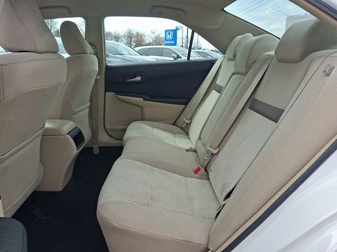 Used 2013 Toyota Camry LE image 10