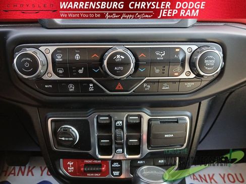 Used 2021 Jeep Gladiator Rubicon w/ Dual Top Group AWD/4WD image 25