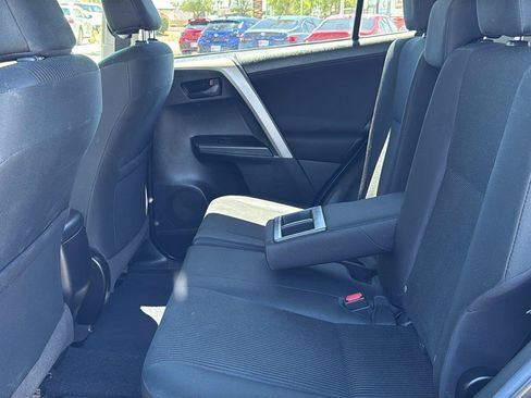 Used 2018 Toyota RAV4 LE w/ Carpet Mat Package FWD image 28