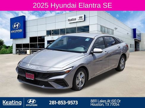 Certified 2025 Hyundai Elantra SE FWD image 1