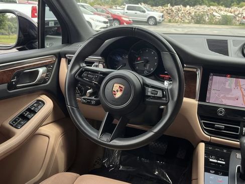 Used 2023 Porsche Macan AWD/4WD image 19