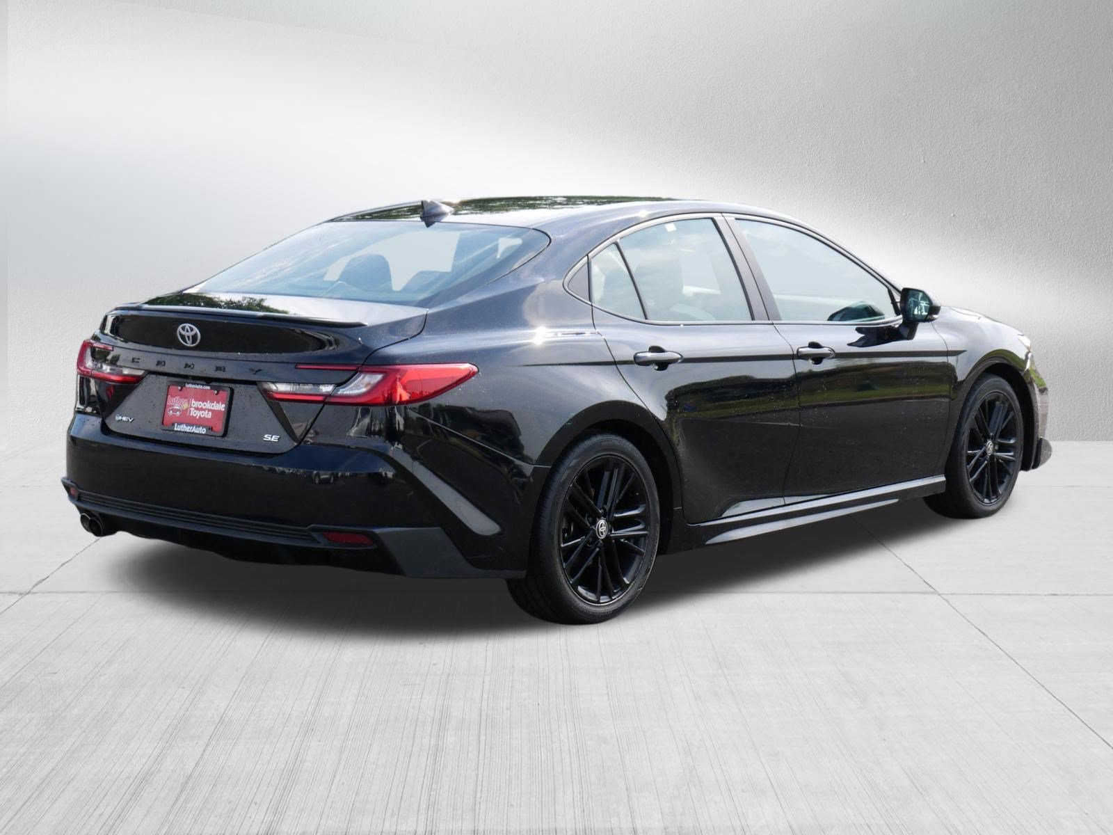 Certified 2025 Toyota Camry SE FWD image 7