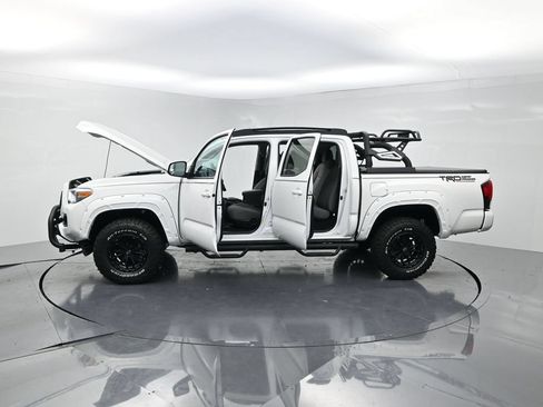 Used 2023 Toyota Tacoma SR AWD/4WD image 28