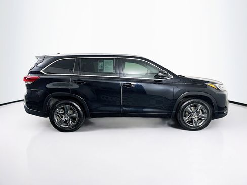 Used 2018 Toyota Highlander Limited Platinum image 10