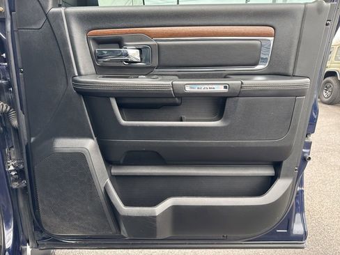 Used 2015 RAM 2500 Laramie w/ Convenience Group image 28