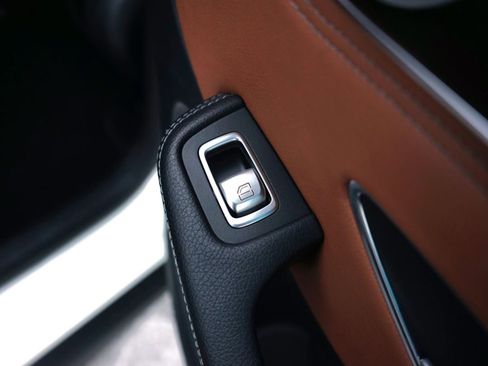 Used 2016 Mercedes-Benz GLC 300 4MATIC image 38