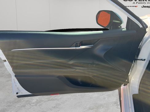 Used 2023 Toyota Camry SE image 24